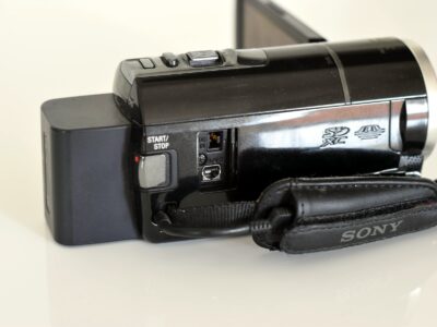 Видеокамера SONY HDR - PJ10 со встроенным проектором